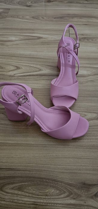 Продавам нови обувки