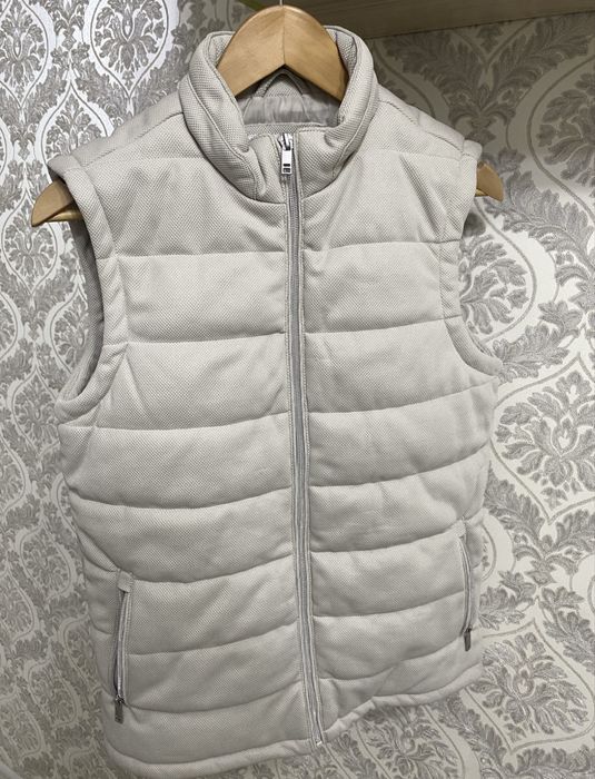 Стильный жилет унисек