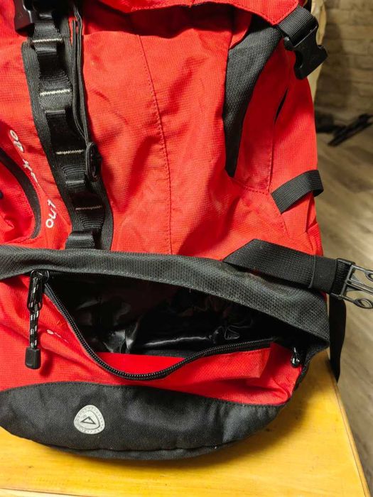 Rucsac McKinley Outbac 40 - roșu-negru ca nou