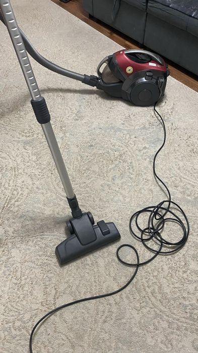 Продам пылесос LG