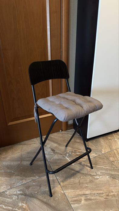 Продам барные стулья IKEA 4 шт.