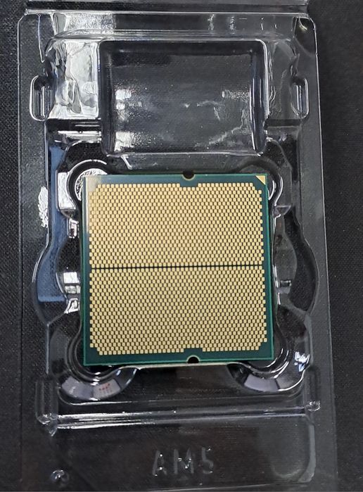 AMD Ryzen 5 7500X3D AM5 102MB 4.5GHz 6Core varianta Tray