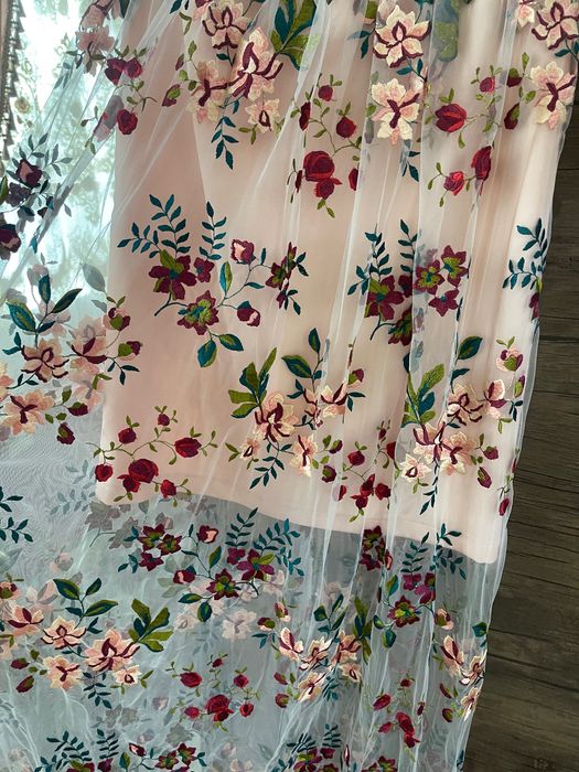 Женская вечерняя одежда