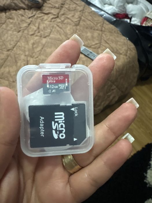 Carduri de memorie în mai multe capacități și modele, potrivite pentru telefon, cameră foto, tabletă și alte dispozitive compatibile.