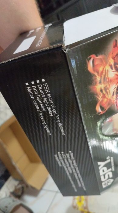 De vânzare alarma auto cu pornire motor