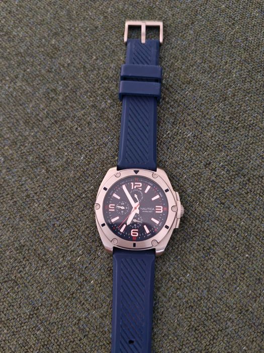 Часовник Nautica