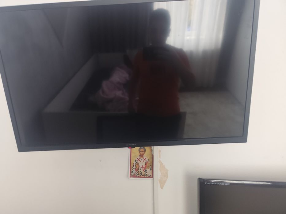 Vînd televizor smart