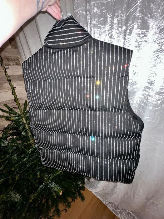 Vestă superbă cu strasuri! Strălucește ireal de frumos!