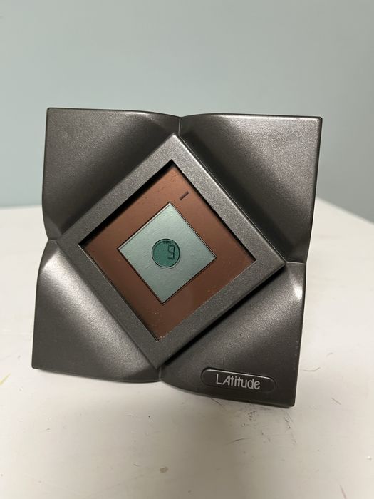 Llatitude екектронен часовник римски дигитални цифри