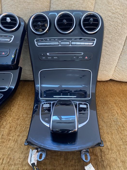 Consola centrala Mercedes C W205 : Automat / Manual 2014-2020