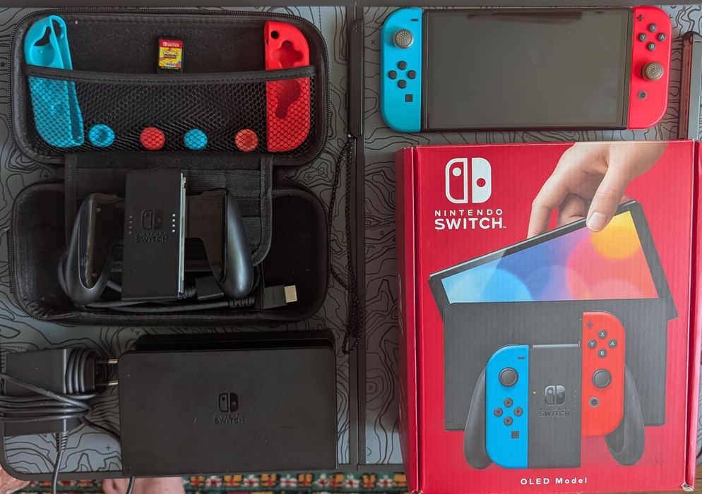 Consola nintendo switch Oled 7 inch. Mai este in garantie pana pe  08.11.2026