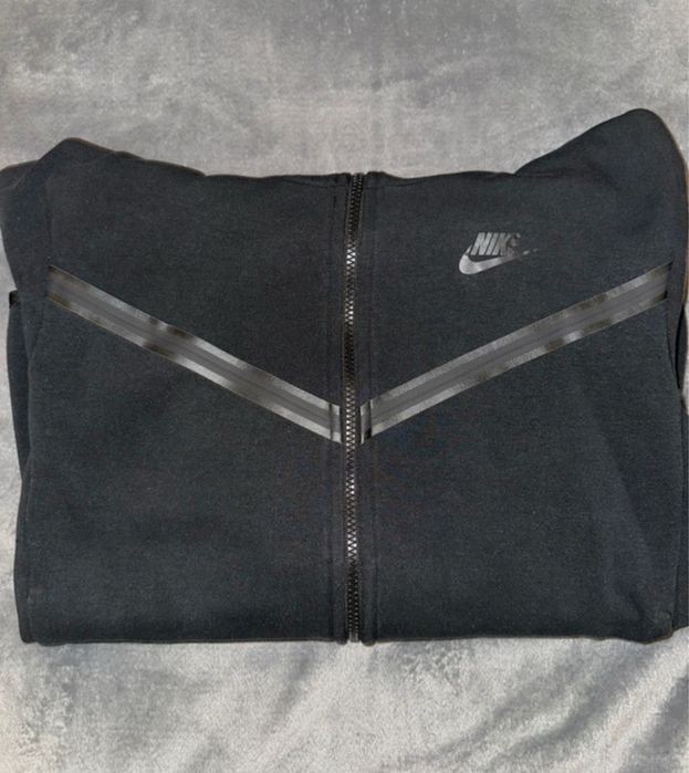Hanorac Nike Tech Fleece