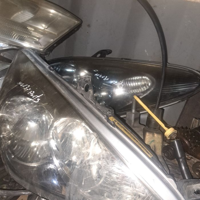 Фары ес 300. Естима. А 33.