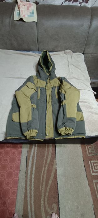 Продам костюм демисезонный.