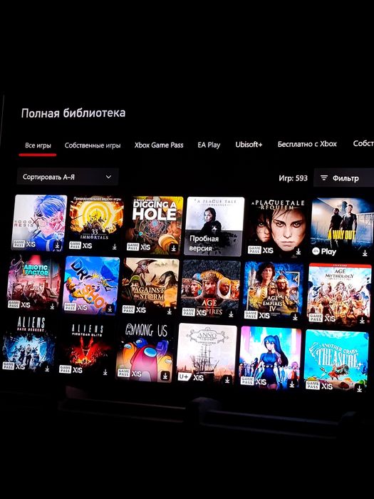 Продам свой Xbox series s + 2 геймпада + 6 месяцев Game Pass Ultimate