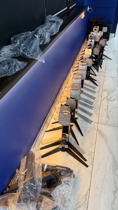 Мониторы 27, Мониторы 32