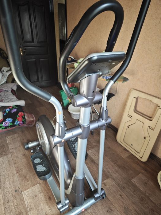 Эллиптический тренажёр OXYGEN