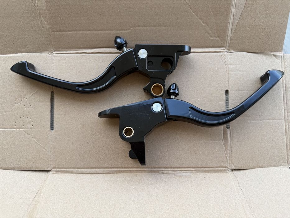 Set manete ajustabile Harley Softail  dupa 2018 FLDE FLHC FXBB FXLR/S