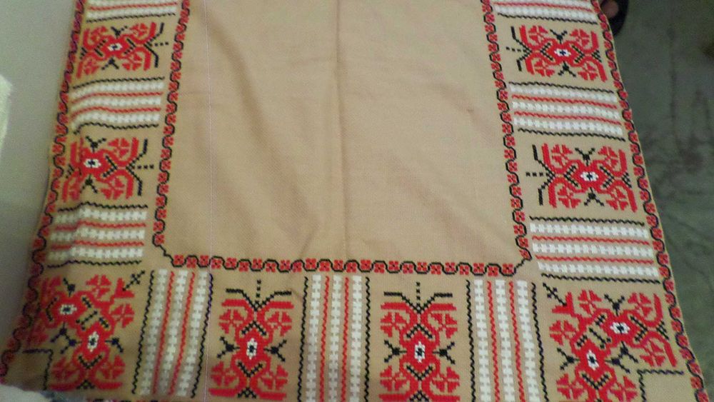 Карета българска бродерия