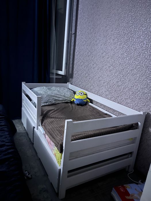 Детская кровать с бортиками