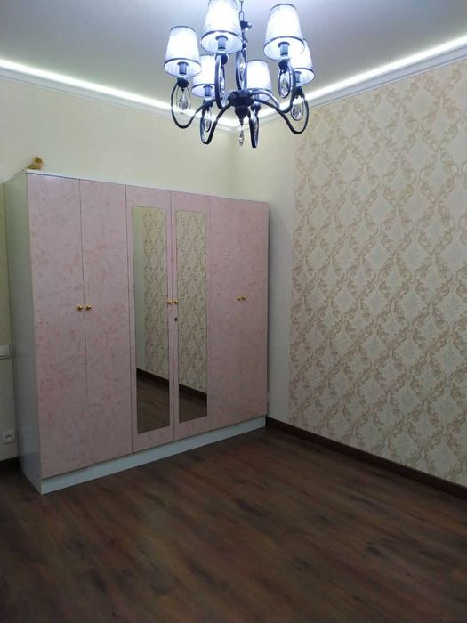 продаю 4х комнатную квартиру в Карасу-1 4/2/5 двойной зал новый ремонт