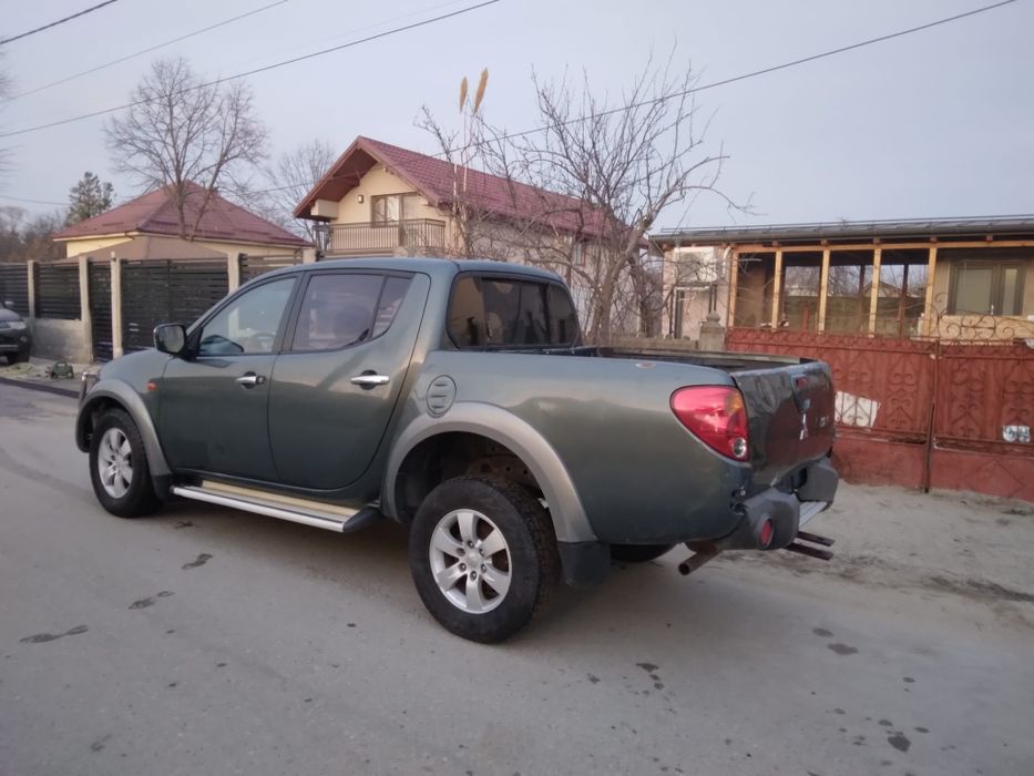 Dezmembrez Mitsubishi l200  din 2008 2.5 diesel