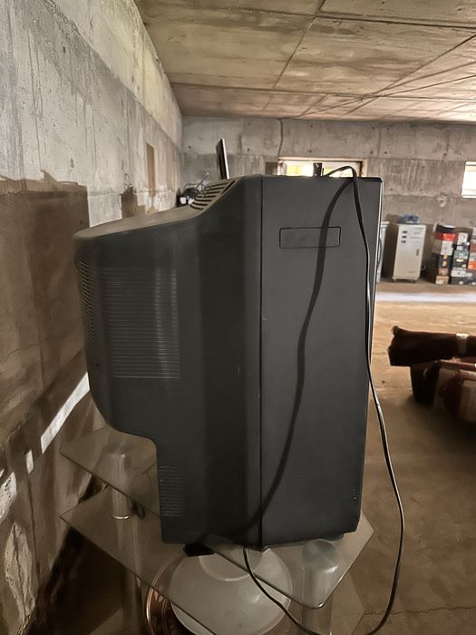Panasonic telivizor va podstavka