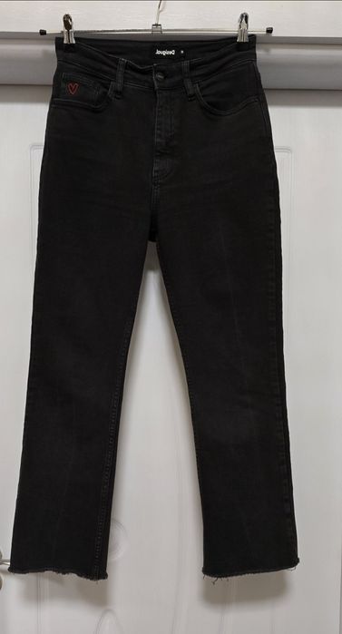 Дамски оригинални дънки.  Като нови.  Desigual