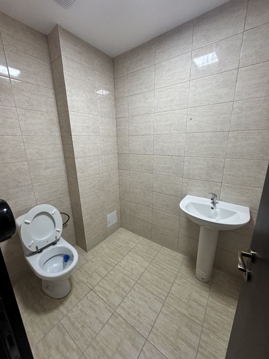 Vând spatiu comercial 85 mp, Botosani, Primăverii, la stradă