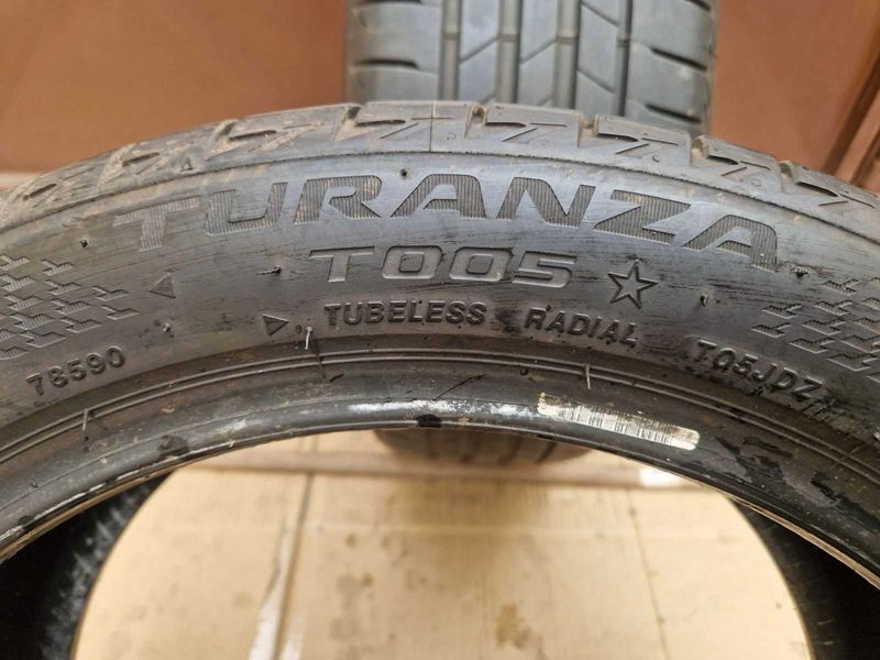 2 Bridgestone R17 225/45
летни гуми
DOT1521