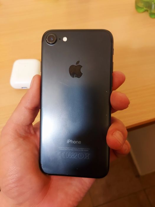 IPhone 7 ca și noua baterie 96%      .și căștile IPhone noi