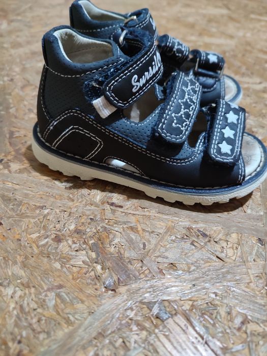 Продам ортопедические сандалии