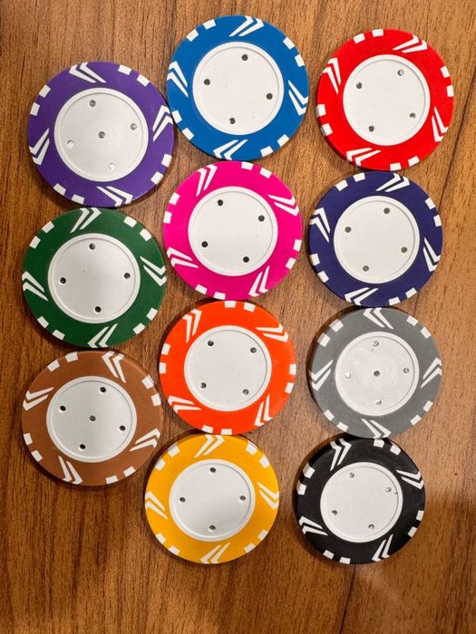 Jetoane si valize pentru jetoane customizate de ceramica si clay CustomTables.eu Bucuresti #jeton #jetoanepoker #jetoanecustomizate #jetoanpersonaliza