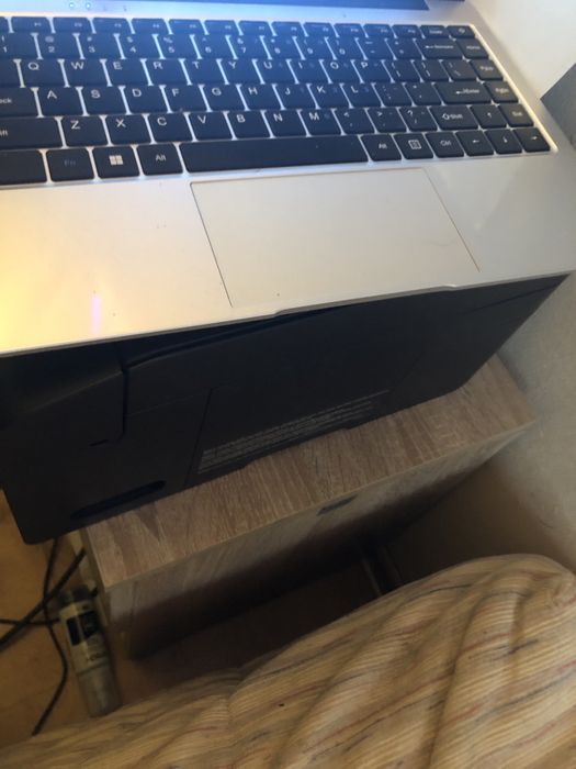 Vand laptop ultra slim achizitionat de pe aliexpress.