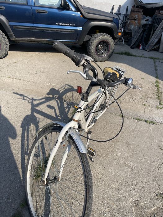 Vand bicicleta putin folosita