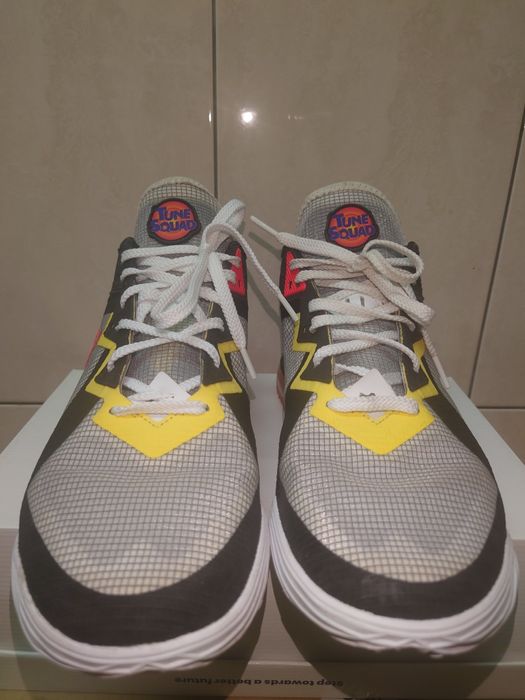 Papuci Basketball Nike Space Jam LeBron 18 Low "Sylvester vs Tweety"