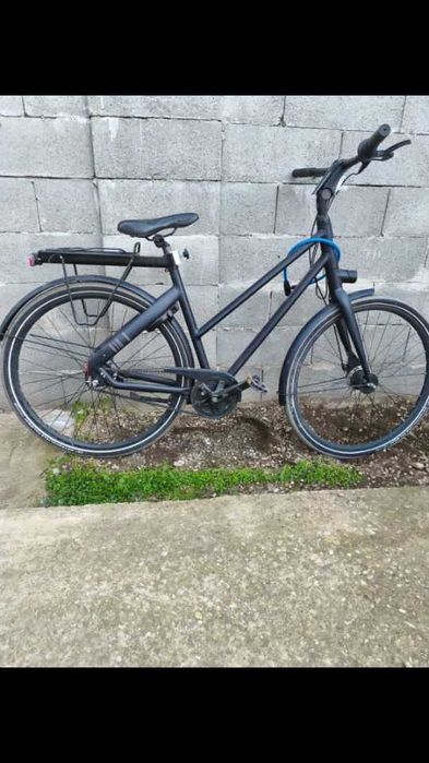 DE VÂNZARE pt.cunoscători