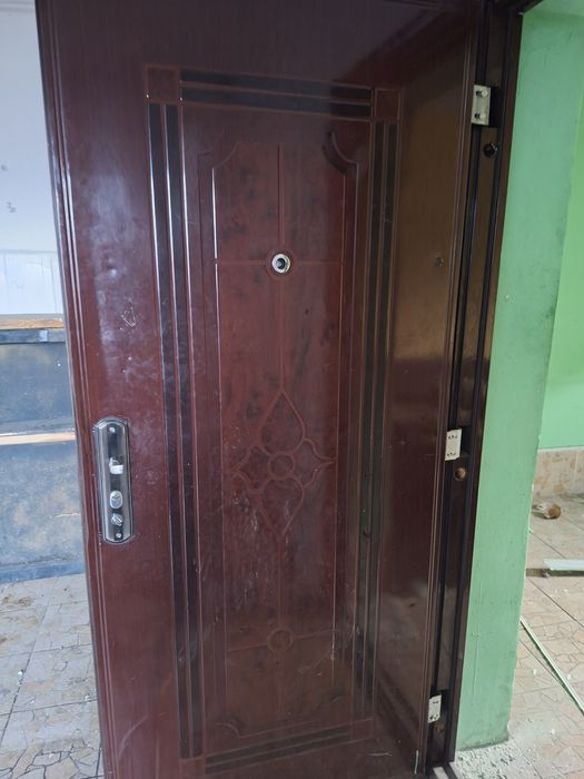 Дверь железный входной продам