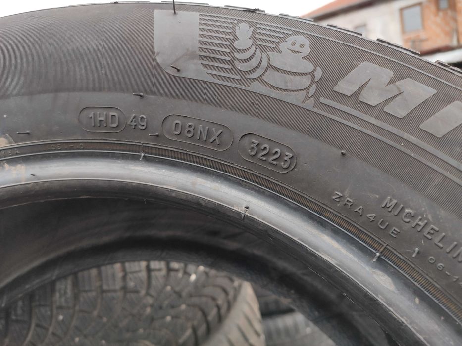 2бр Зимни гуми 215 60 16 - Michelin - DOT 2023 -