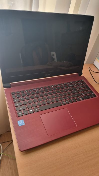 Laptop Acer Aspire  – SSD 128GB, 4GB RAM, Culoare Vișiniu