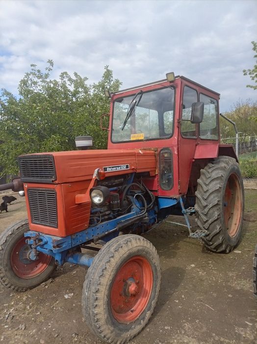 Tractor universal650