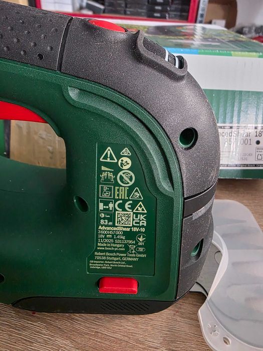 Foarfece de iarba fara fir Bosch AdvancedShear 18V-10 - fără baterie