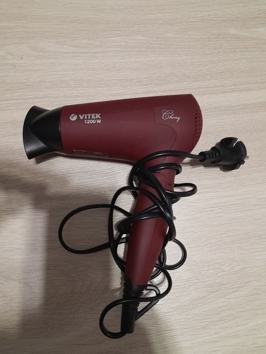 Продам новый фен vitek