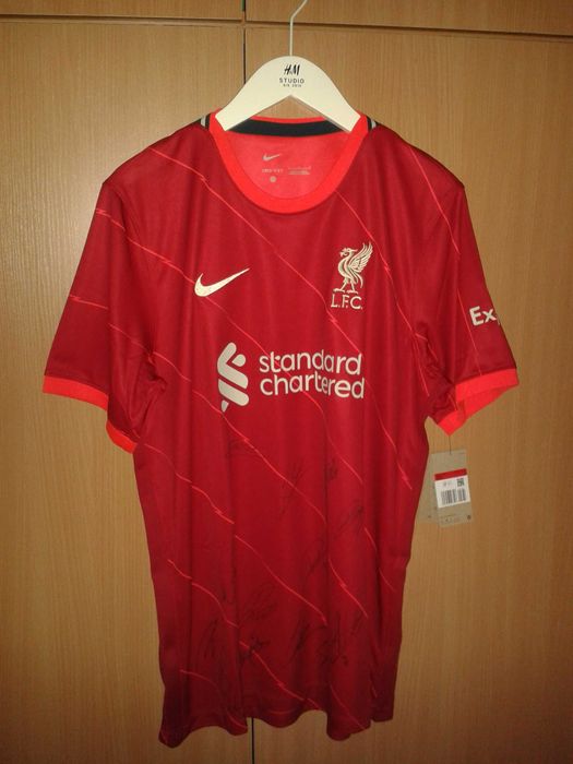 100% Оригинал с автографи! Liverpool/Ливърпул фланелка/тениска!