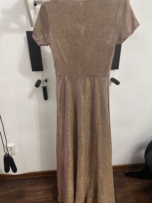 Продам платье новое