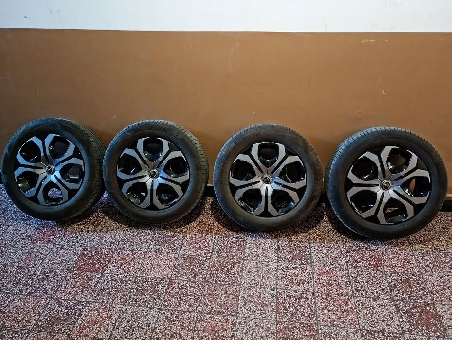 Комплект оригинални джанти с гуми и тасове от  Citroen c3 aircross 2025
