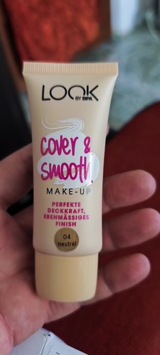 Vând fond de ten Look by Bipa Cover & Smooth Make-Up