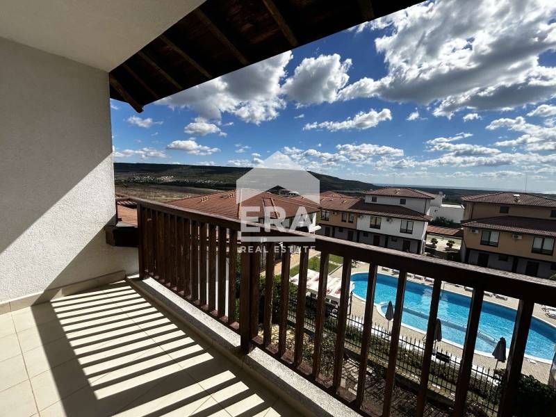 Триетажна обзаведена къща за продажба, в затворен тип комплекс, с. Рог