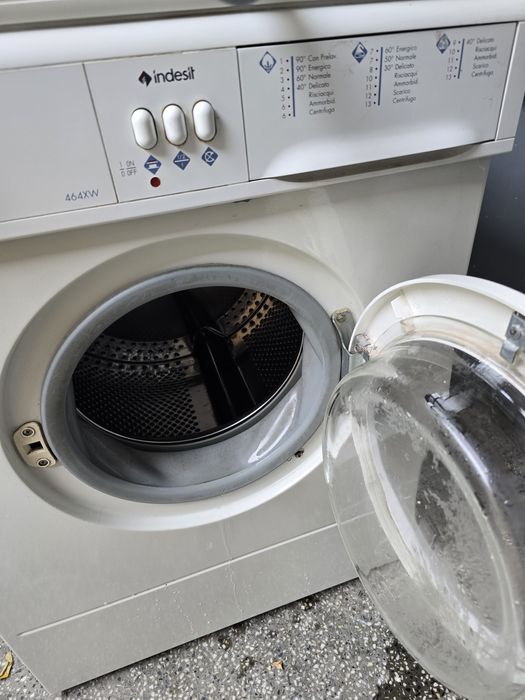 Пералня индезит тясна