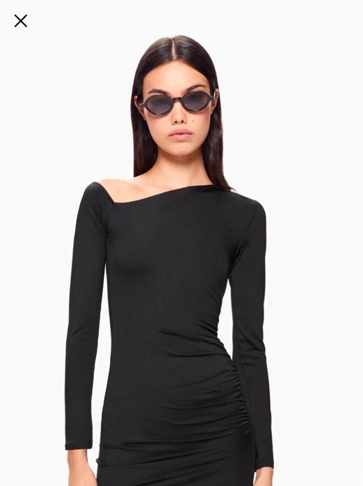 Асиметричка рокля Bershka